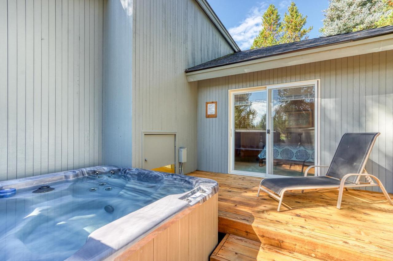 Tree Branch Cabin Sunriver Exterior photo