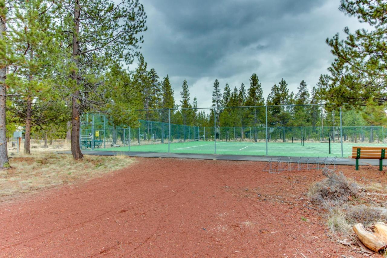Tree Branch Cabin Sunriver Exterior photo